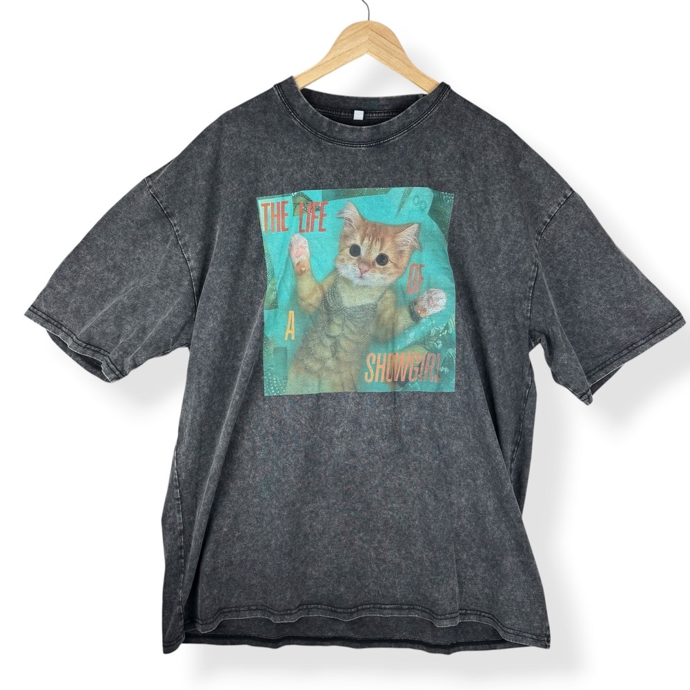 Life of a Showgirl Kitten Cat Graphic T Shirt Womens Size 2XL Weirdcore Cute Tee